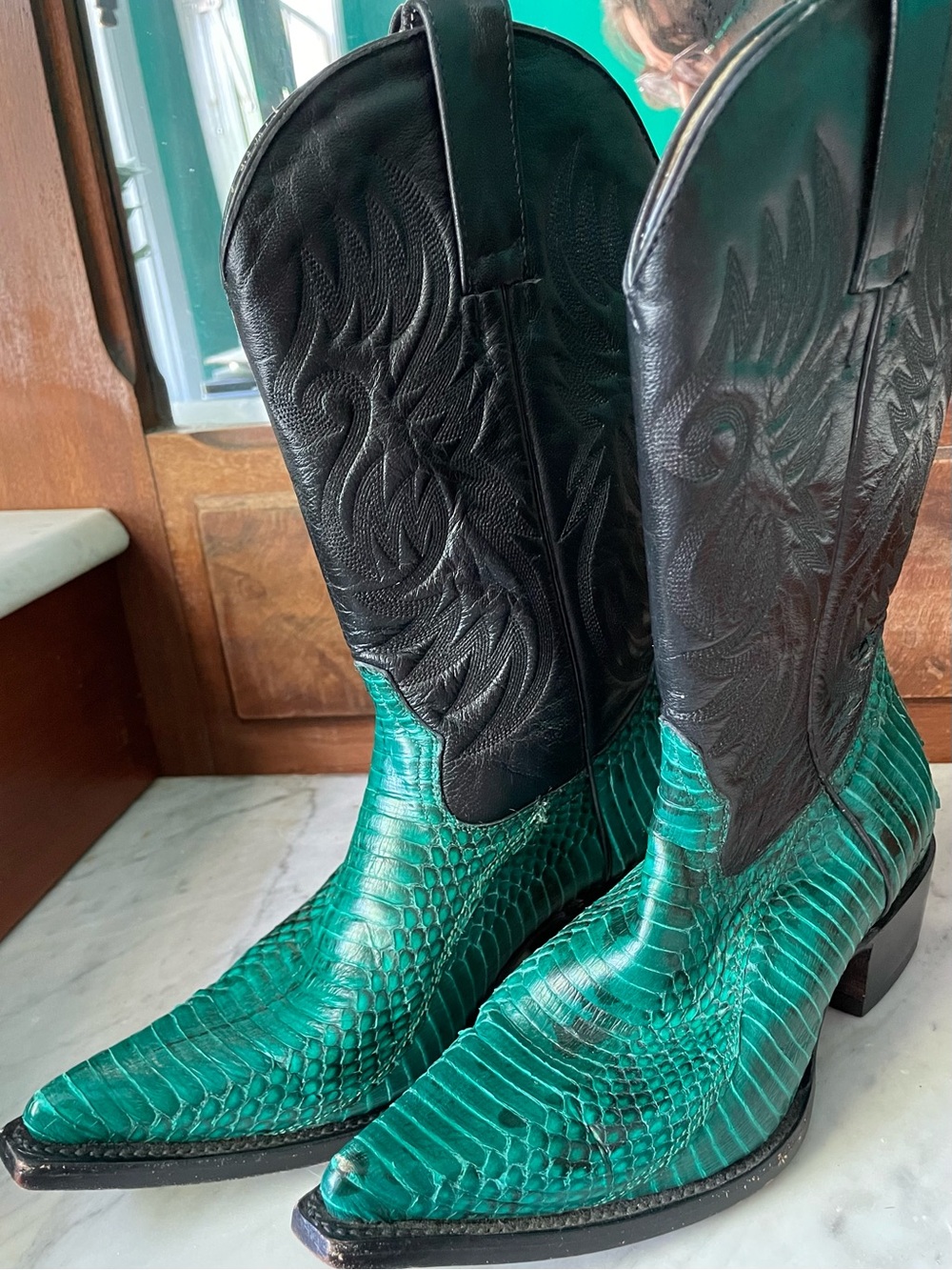 Green Exotic Cobra Skin Cowboy Boots with Black Leather Shaft size 6.5?